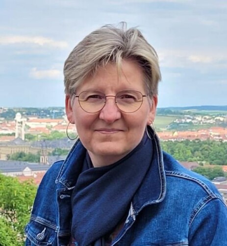 Sabine F. Sabine Sopran